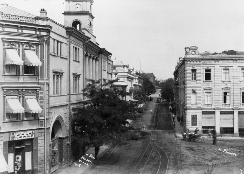 Виды Тифлиса. Дворцовая улица. 1890-е